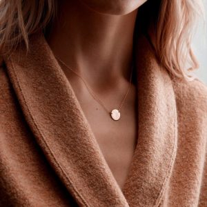 Pul Plaka Rose Renk 925 Ayar Gümüş Kolye